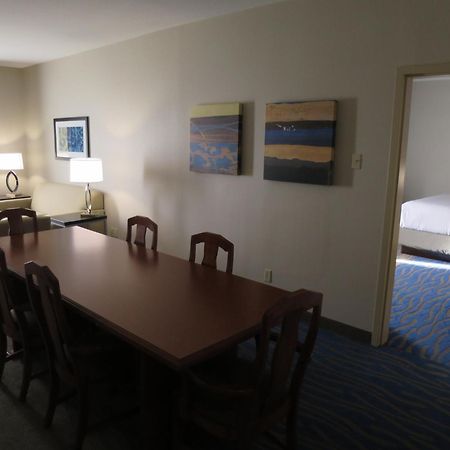 Holiday Inn Hotel & Suites Regina By Ihg Extérieur photo