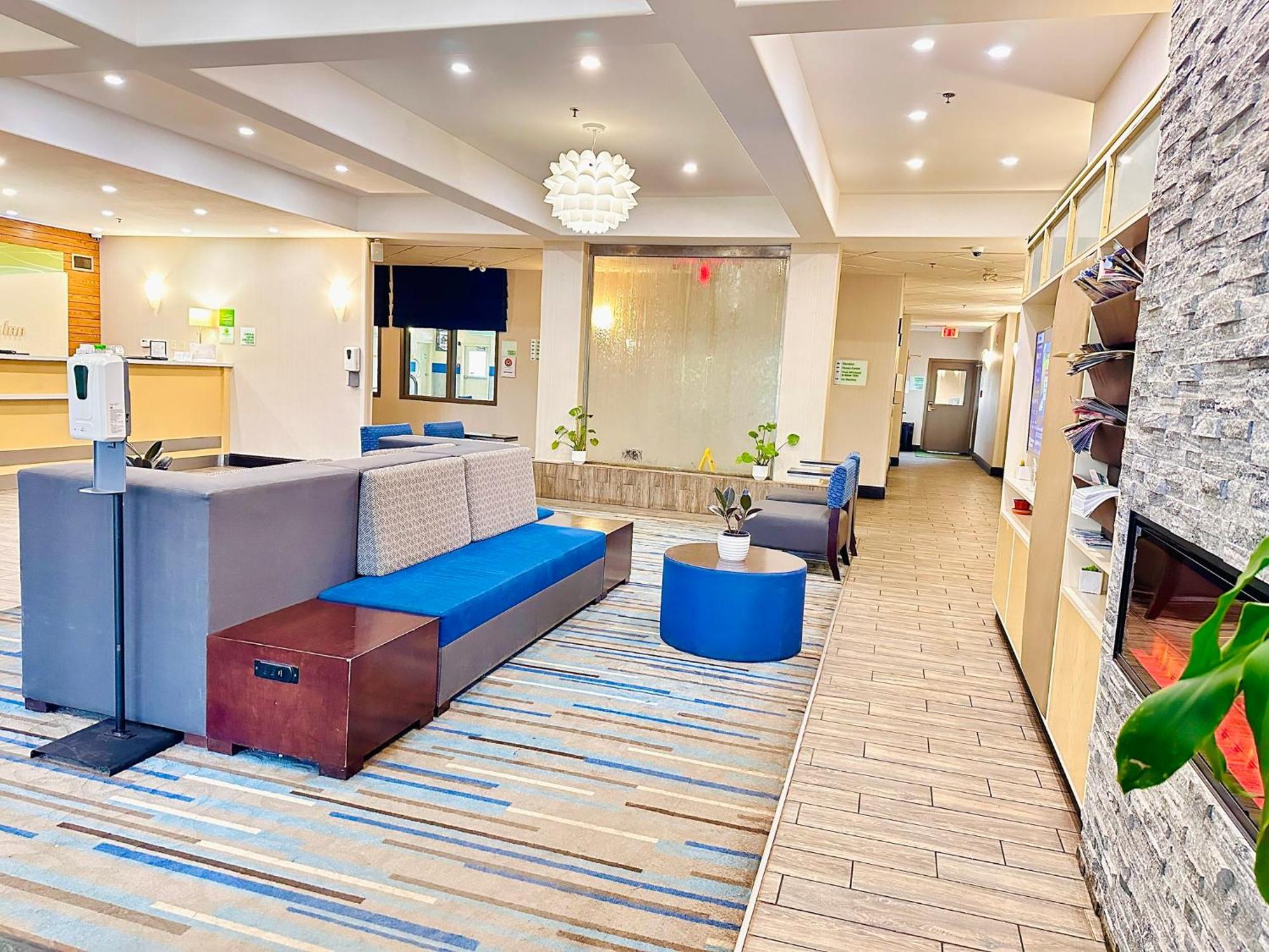 Holiday Inn Hotel & Suites Regina By Ihg Extérieur photo